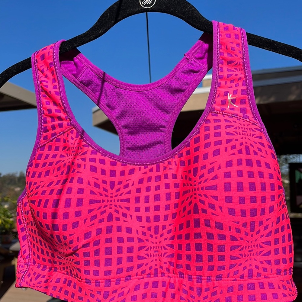 Sports bra